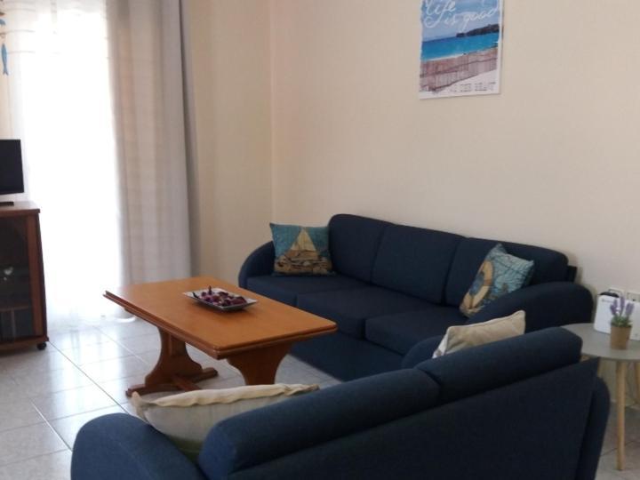 Elegant Apartment Near The Beach Néa Péramos Exteriér fotografie