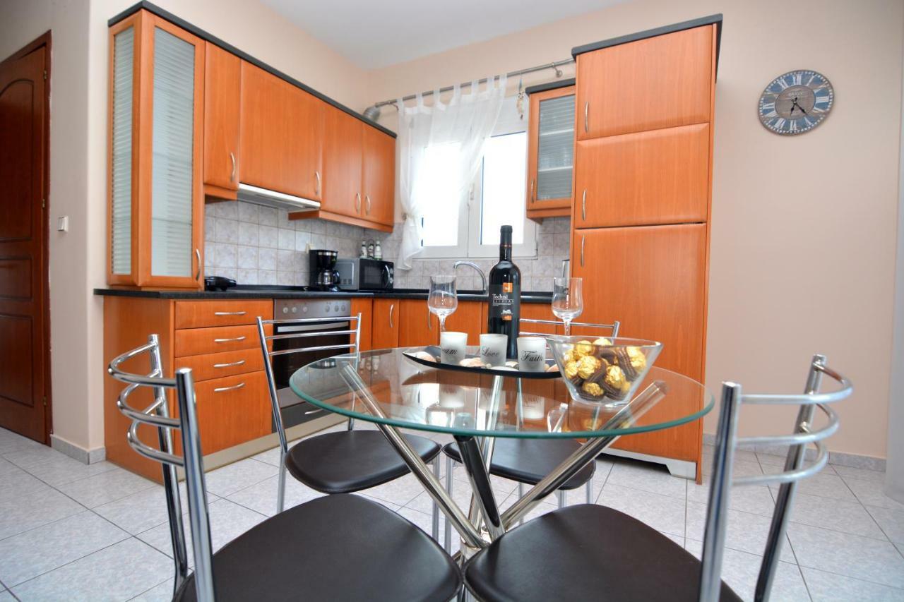 Elegant Apartment Near The Beach Néa Péramos Exteriér fotografie