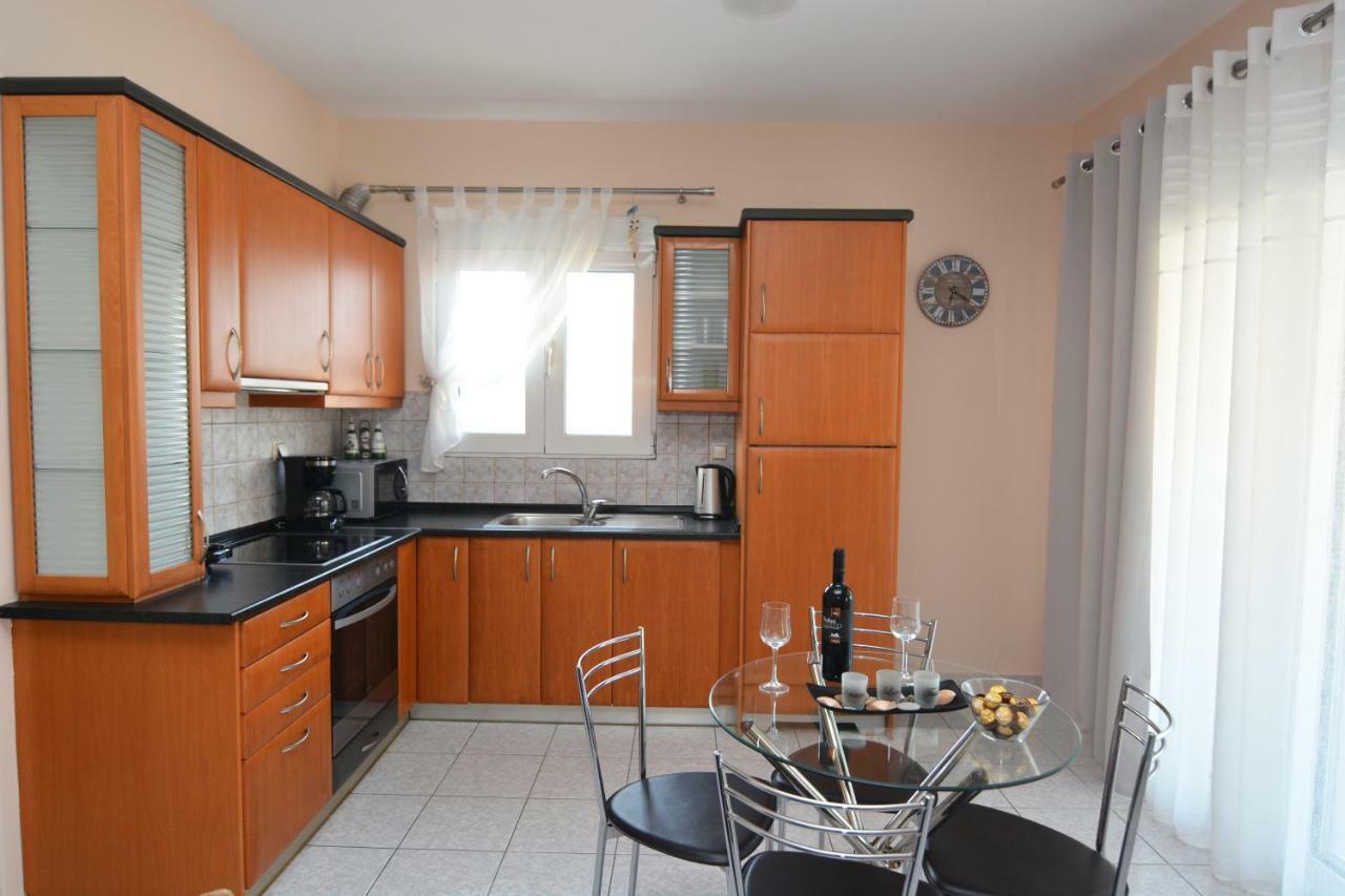 Elegant Apartment Near The Beach Néa Péramos Exteriér fotografie